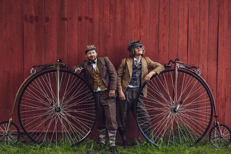 VELTEPETTER OG ALEKS: Er dette sommerens vakreste sykkeleventyr? Aleksander Gamme og Petter Nyquist sykler Trondheim-Oslo på velosiped. Foto: Aleksander Gamme @aleksandergamme