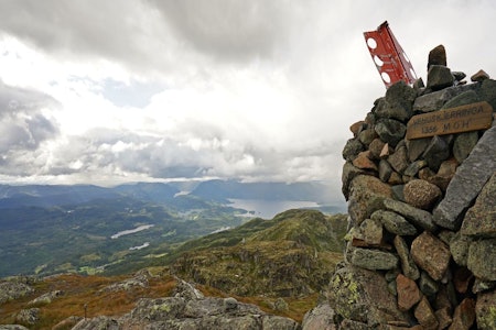 Utsikten fra Vehuskjerringi er fenomenal. Foto: Erlend Larsen Utsikten fra Vehuskjerringi er fenomenal. Foto: Erlend Larsen