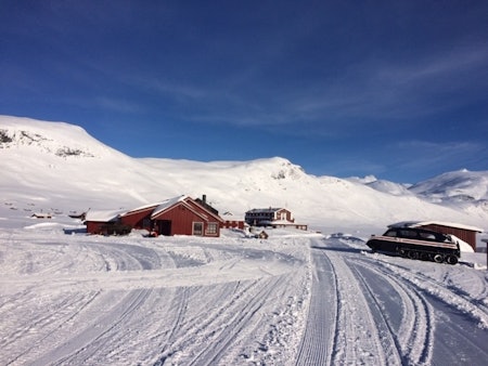 FONDSBU: Den populære turisthytta gikk mot rekordomsetning denne vinteren, før Korona-viruset slo til. Foto: Solbjørg Kvålshaugen 