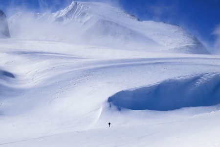 FJELLSKITUR: Rondane står øverst på lista til mange i vårskisesongen. Foto: Geoiff Schulz Fjellskitur i norge rondane