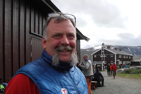 STARTSTED: Glitterheim blir startarena når Dynafit Jotunheimen Ultimate Challenge går av stabelen. Vert og initativtaker Knut Vole har hatt et slikt løp i tankene en stund. Foto: Louse Franklin  dynafit jotunheimen ultimate challenge 2021 glittertind