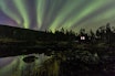 STRIPER AV NORDLYS: Gjenkjennelig grønnskjær over himmelen. Foto: Therese Norman Andersen nordlysfotografering aurora borealis nordlys