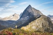 INNBYDENDE FORHOLD: Her fra Urkeegga langs Hjørundfjorden. Foto: Håvard Myklebust  løping i fjellet