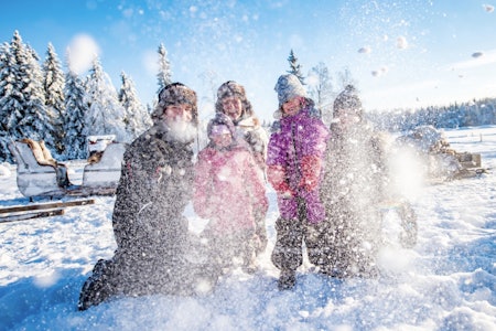 TRYSIL LEVERER: Glade barn gir glade foreldre. Trysil har snø nok til alle. FOTO: Hans Martin Nysæter vinterferie i trysil