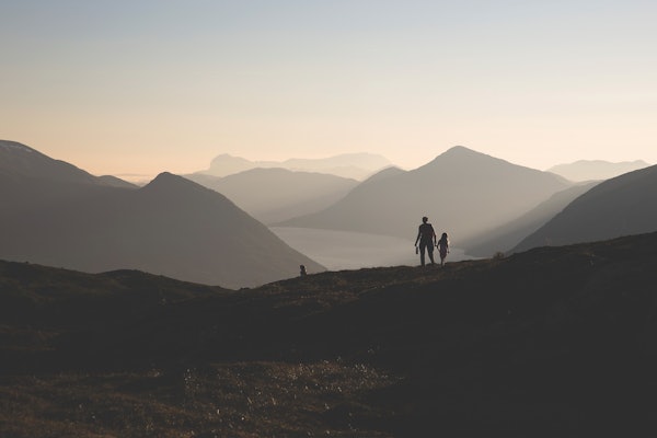 TID FOR FJELL: Ta ein tur til Jølster, og du kan få opplevelser som her fra Orkja. Foto: Line Hårklau fjellturer i Jølster