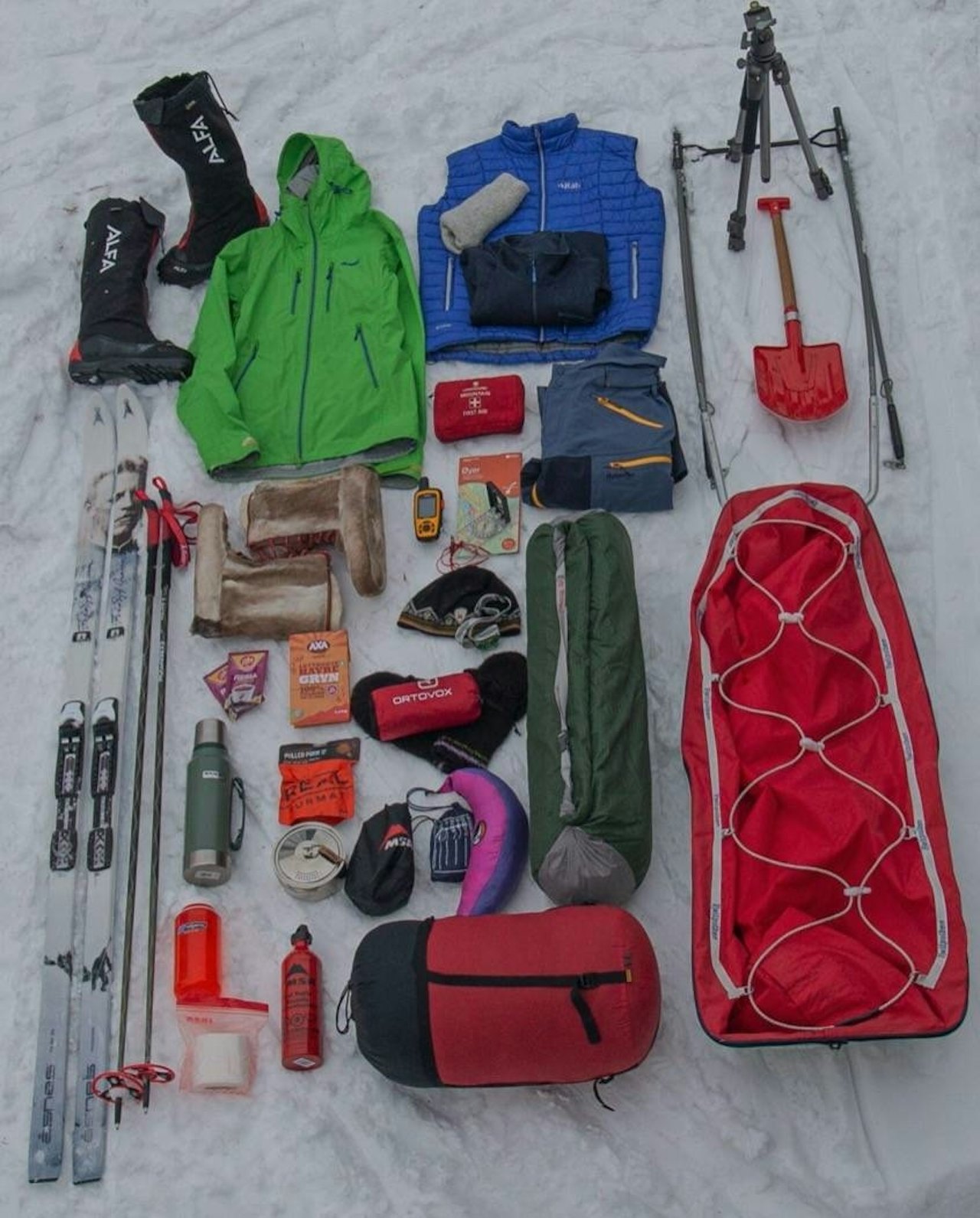 PAKKELISTE FOR VINTERKØYING: Den aller første vinterovernattingen i hengekøye er litt ekstra spent, men denne debuten var vellykket. Foto: Bo Lindblad vinterovernatting i hengekøye