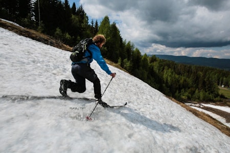 KLASSISK: Telemarksvingen krever at du satser, og holder deg til én og ikke to takter. Foto: Christian Nerdrum KLASSISK: Telemarksvingen krever at du satser, og holder deg til én og ikke to takter. Foto: Christian Nerdrum
