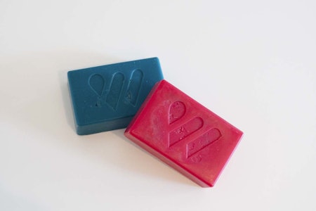 FLUORFRITT TILBUD: Det finnes råd mot både kladdeføre og dårlig glid. Renere og mindre miljøfiendtlige produkter preger utviklingen. Foto: Gunhild Aaslie Soldal mountainflow fluorfri glider skismurning langrenn