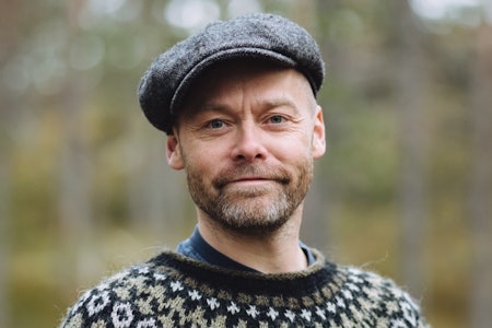 MIKKEL BØLSTAD: Aktuell med boka UT – kunsten å leve enkelt og eventyrlig, uten å ta knekken på kloden. Foto: Skald forlag mikkel bølstad forfatter og fotograf