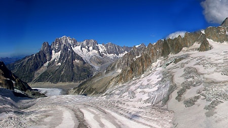 OPPVARMES: Stein- og issprang er et stadig økende risikomoment i Mt. Blanc. Bilde: Alessandro Borgogno