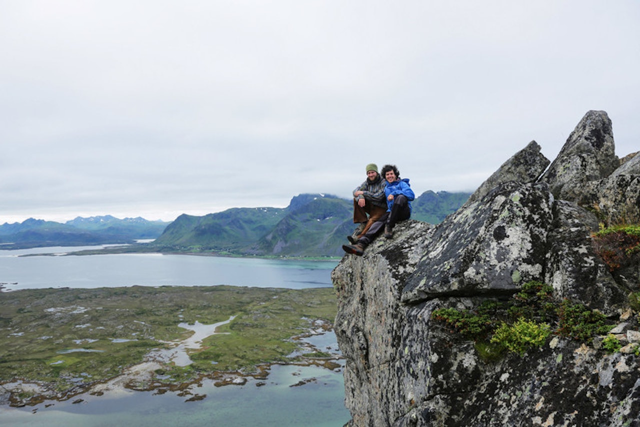 Friluftsliv: Markus og Inge Wegge er fostret opp på frisk luft. Her er alle episodene av På naturens premisser samlet, så UTE-leseren får en grundig innføring i det i har erfart.   Friluftsliv: Markus og Inge Wegge er fostret opp på frisk luft. Her er alle episodene av På naturens premisser samlet, så UTE-leseren får en grundig innføring i det i har erfart.