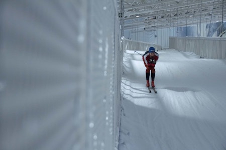 INNE PÅ SNØ: Nå har det blitt mulig å gå inn på ski også i Norge, hele året. Snø på Lørenskog er Norges første innendørs skihall. Foto: Gunhild Aaslie Soldal langrenn på snø
