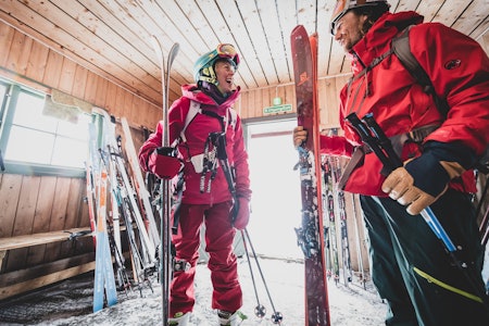 ENDELIG FREMME: Mari Arnøygard Wedum og Ole-Kristian Strøm ankommer Glitterheim. Bilde: Hans Kristian Krogh-Hanssen Høgruta i jotunheimen. Bilde: Hans Kristian Krogh-Hanssen