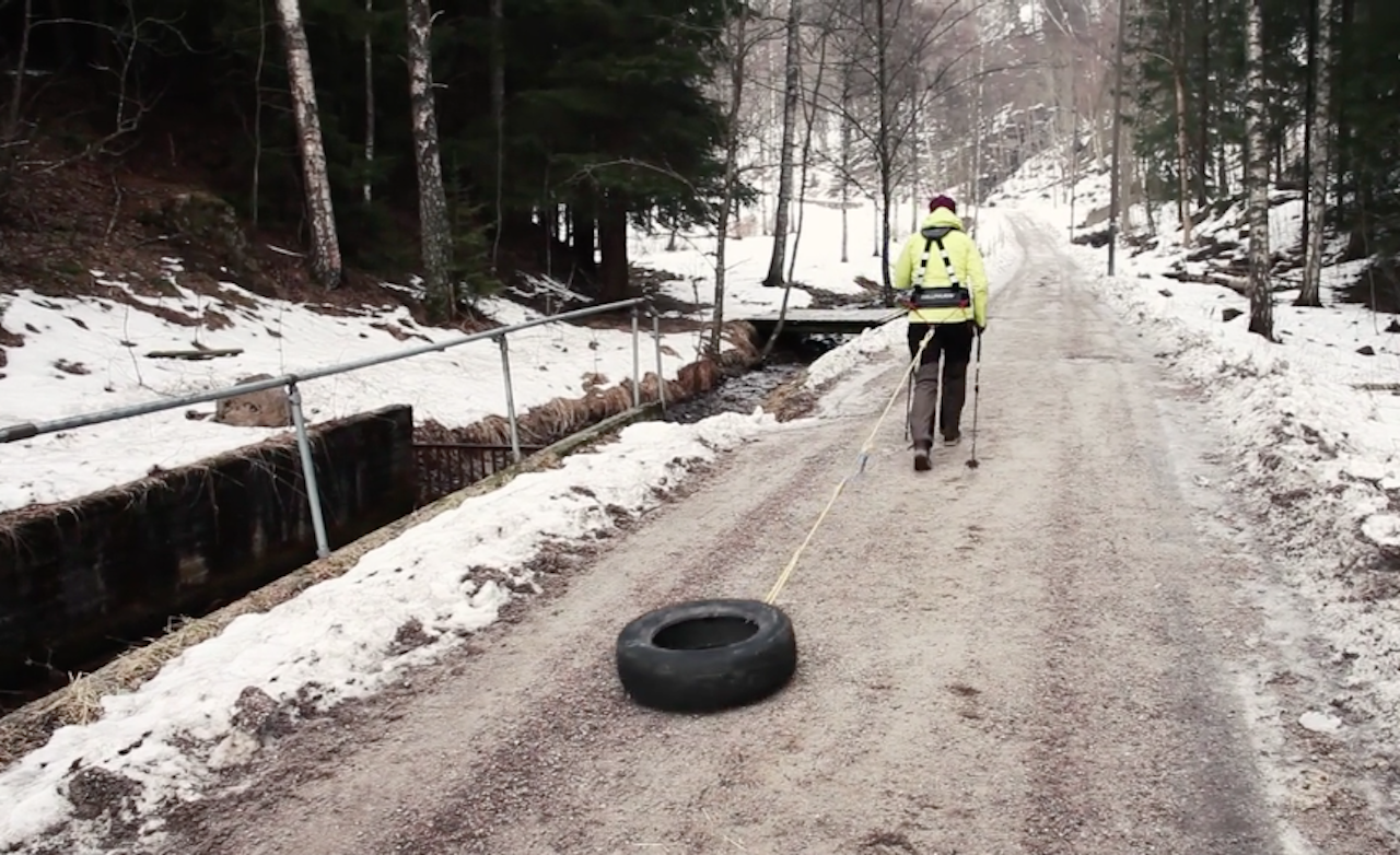Har du planer om å trene med dekk i høst? dette er en av mange ting du kan lære i Ekspedisjonsskolen. Foto: Christian Nerdrum Har du planer om å trene med dekk i høst? dette er en av mange ting du kan lære i Ekspedisjonsskolen. Foto: Christian Nerdrum