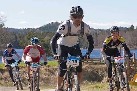Sykkelveien rundt Vestre Grimevann er perfekt for sykkel som tåler grus. Årlig tar terrengsykkelrittet Å i heiane sitt utgangspunkt herfra og videre inn på mer tekniske stier. Foto: Pål Gundersen Sykkelveien rundt Vestre Grimevann er perfekt for sykkel som tåler grus. Årlig tar terrengsykkelrittet Å i heiane sitt utgangspunkt herfra og videre inn på mer tekniske stier. Foto: Pål Gundersen
