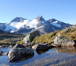 INDREFILETEN: – Velkommen opp, sier Rauddalstindane på sin helt spesielle måte. Foto: Per-Arne Andersen Store Rauddalstinden Jotunheimen Leirvassbu