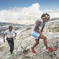 RASK: Emelie Forsberg er en av verdens raskeste kvinner til å bestige fjell. Men hun er altfor glad i å kjøre på ski til at hun vil satse kun på løpingen. Foto: Droz Photo