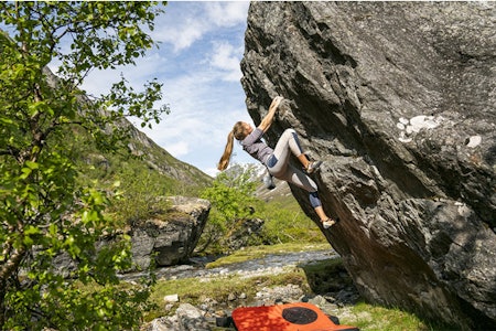 Marie Holmerud buldrer ved Folven. Foto: Magnus Roaldset Furset Marie Holmerud buldrer ved Folven. Foto: Magnus Roaldset Furset