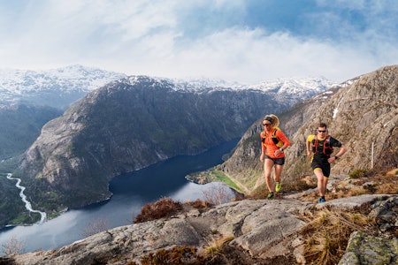 LØPETUR I SØRVEST: Med litt lavere topper og slakere bakker, er det kanskje minst like fint å løpe i disse områdene som i fjellene lenger nord på Vestlandet, der en løpetur ofte kan innebære mer klyving enn løping.  fjelløping