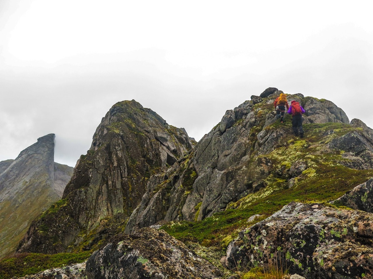 Nordskot-traversen gir deg en luftig følelse! Foto: Endre Myrdal Olsen Nordskot-traversen gir deg en luftig følelse! Foto: Endre Myrdal Olsen