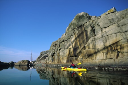 FOR FINE DAGER: Det er ingen offentlig transport ut til Stauper, så her må du komme deg ut med egen eller andres båt. Foto: Birgit Brosø stauper padling