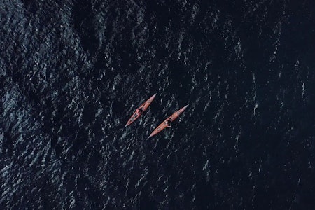 UT PÅ HAVET: Padleekspertene Lars og Jarle tar oss med ut i Skagerak utenfor Sørlandskysten. Foto: Magne Furset  UT PÅ HAVET: Padleekspertene Lars og Jarle tar oss med ut i Skagerak utenfor Sørlandskysten. Foto: Magne Furset