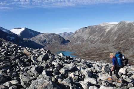 EN TURPERLE: Tafjordfjella er det største fotturområdet på Sunnmøre. Her er det et godt utbygd sti- og hyttenettverk – i særdeles variert landskap. Alle foto: Mari Valen Høihjelle fjelltur i tafjordfjella telt
