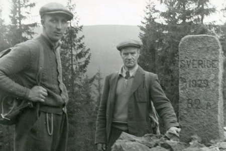 Flyktninger på grensa til Sverige under krigen. Foto: Riksarkivet Grenselos flyktningeruta