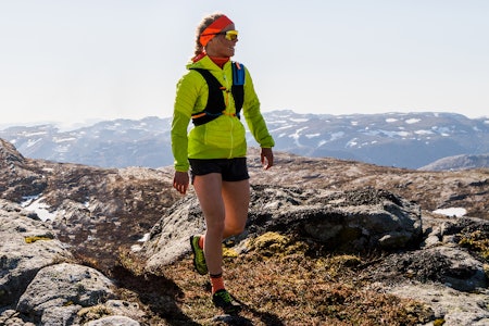 FØDT TIL Å LØPE: Å være god til å slappe av er avgjørende for å kunne tåle store treningsmengder, forklarer programleder og fjelløper Malene Haukøy.  malene blikken haukøy trening