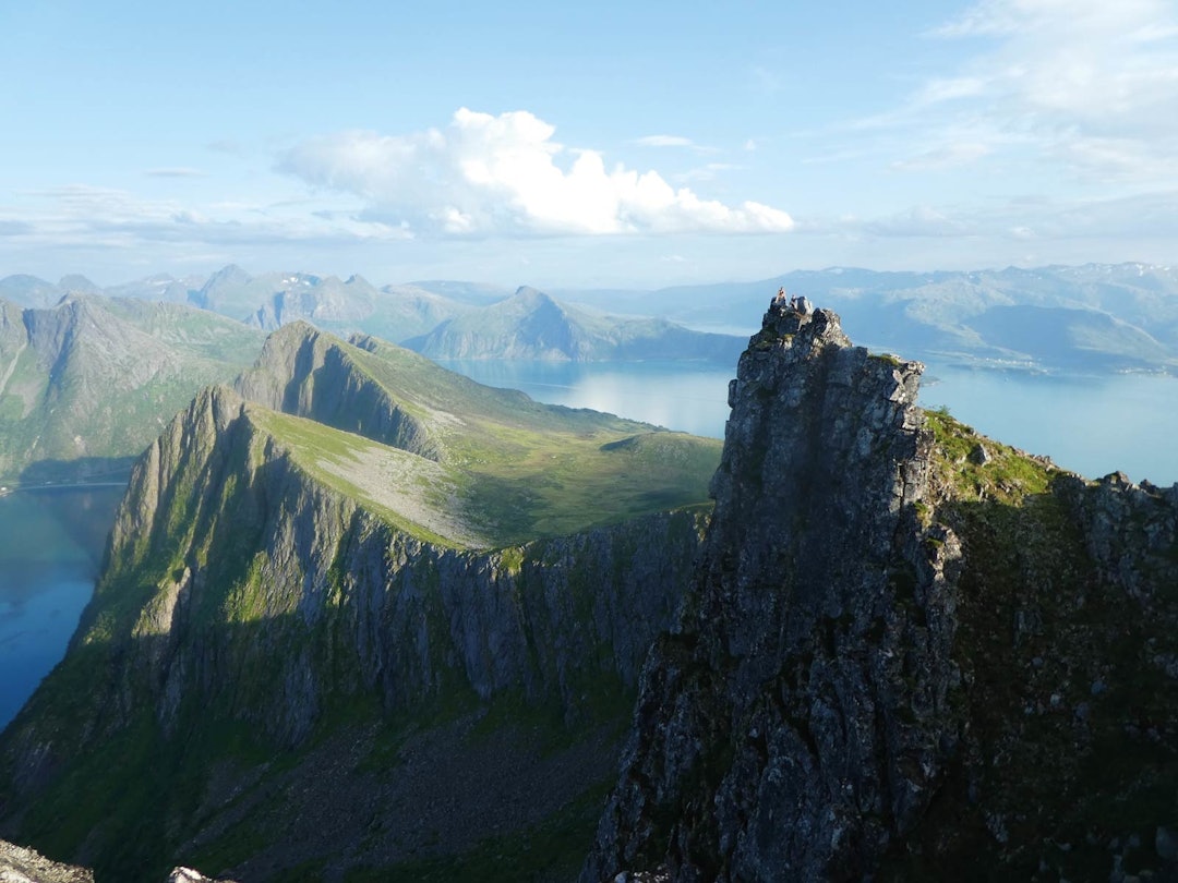 HUSFJELLET: En fristende tur på en klarværsdag. Foto: Kent-Hugo Norheim fjelltur til husfjellet på senja