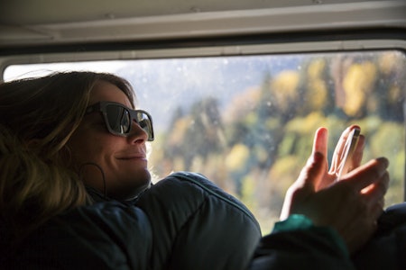 KOM FOR Å BLI: Mariann Sæther har vært fast sommerturist til Helgeland år etter år. Nå har hun bosatt seg her med familien. Foto: Privat mariann sæther helgeland