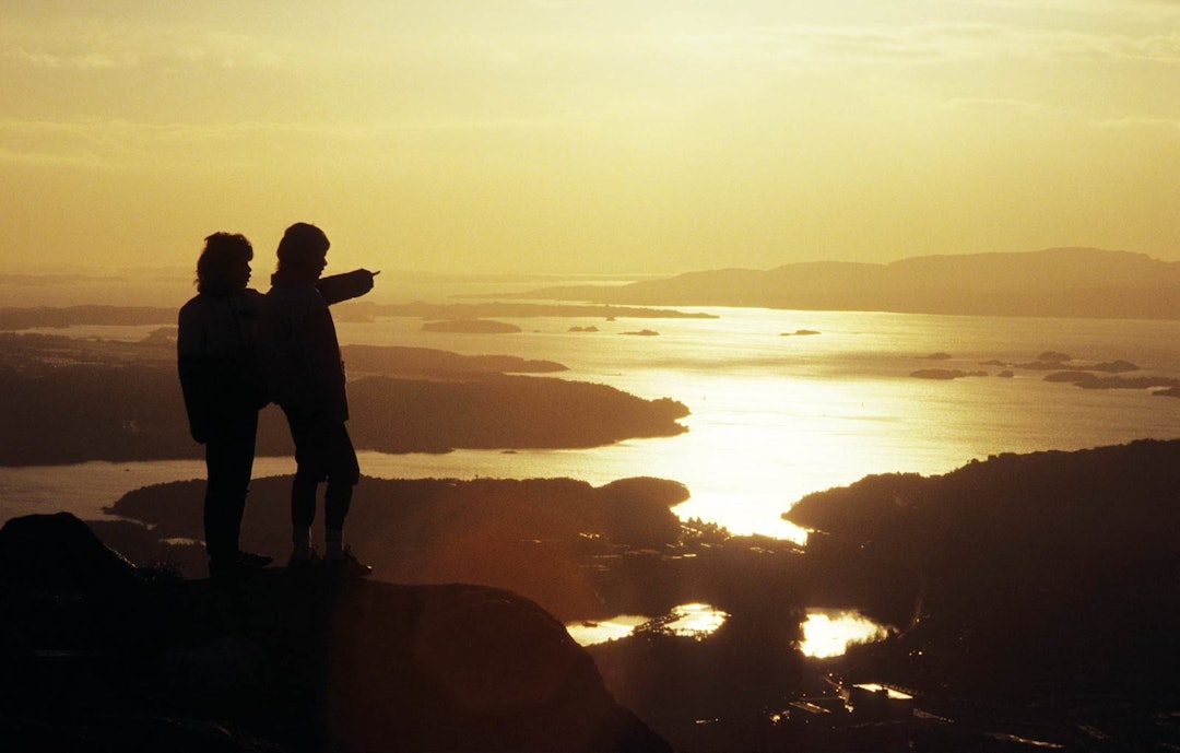 LYDERHORN: En Bergensperle en sen sommerkveld. Foto: Helge Sunde fjelltur til Lyderhorn Foto: Helge Sunde