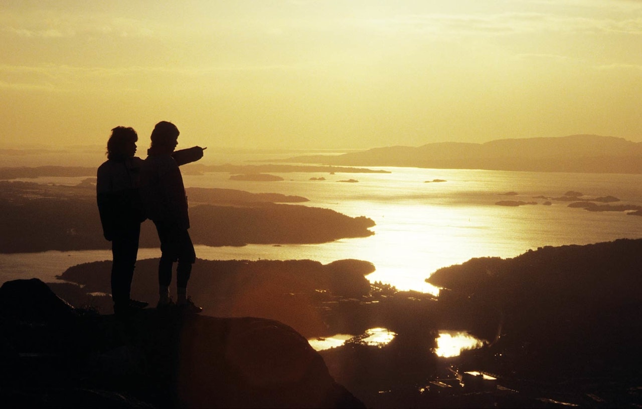 LYDERHORN: En Bergensperle en sen sommerkveld. Foto: Helge Sunde fjelltur til Lyderhorn Foto: Helge Sunde