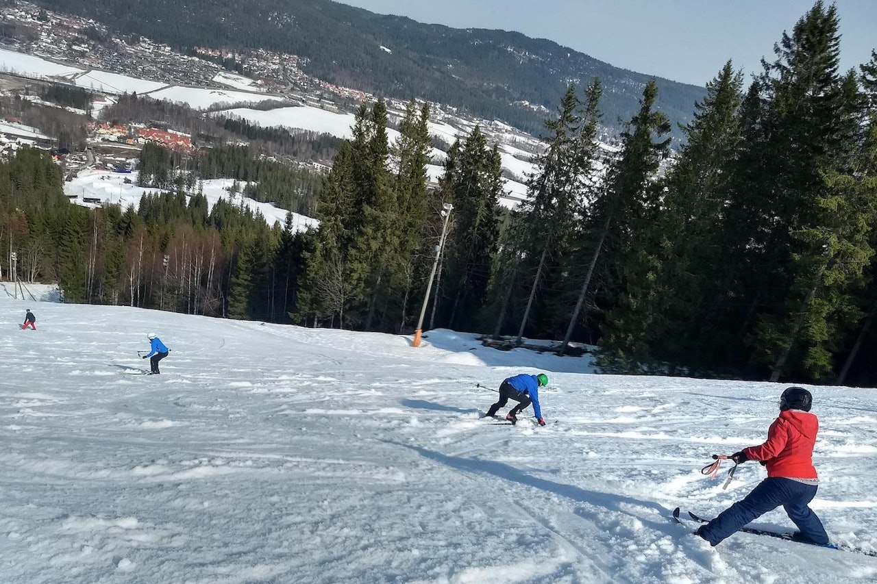 De siste årene har skiinstruktør Pål-Trygve Gamme brukt Varingskollen til å lære bort basisferdigheter for fjelltur. Foto: Pål-Trygve Gamme