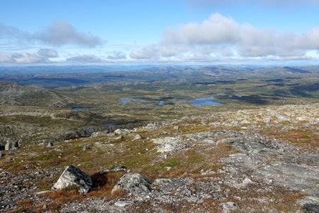 FRITT FOR INNGREP: Å finne urørt natur er ikke noe vi kan ta for gitt framover. Her fra Norefjell og utsikt fra Gråfjell. Foto: Sandra L. Wangberg