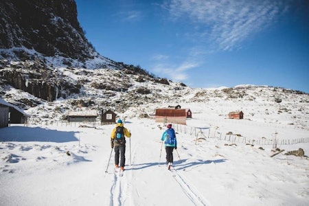 FORSKNING: Nordmenn er godt kjent med at ingen vintre er lik. Nå vil forskere ved Vestlandsforskning avdekke hvilke klimaendringer som er kritiske for naturbasert reiseliv. Foto: Line Hårklau Gloppen