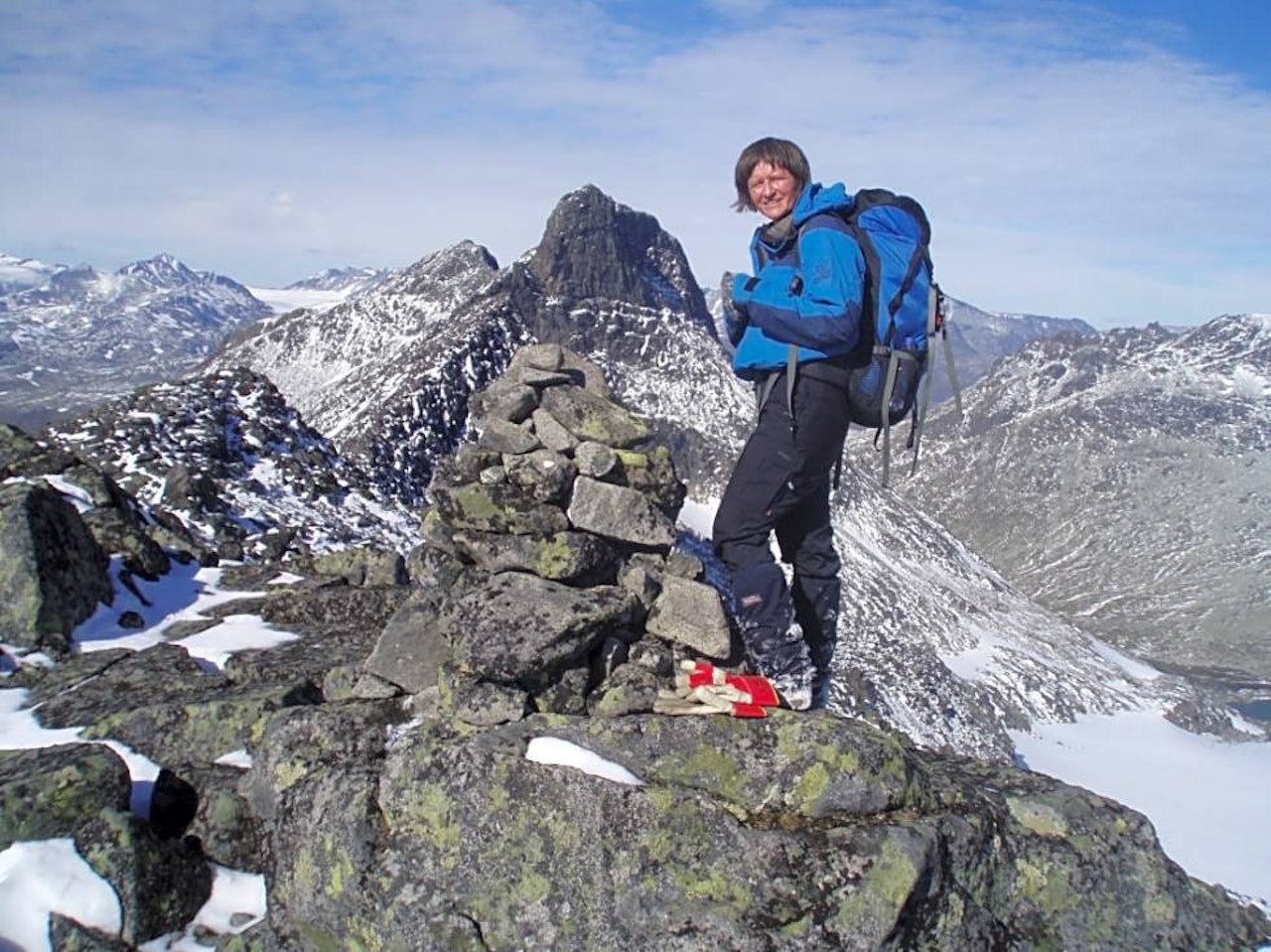 Utsikt til Store Svartdalspiggen (2174 moh.) Foto: Turid Athammer  Nordre Svartdalspiggen utsikt Jotunheimen
