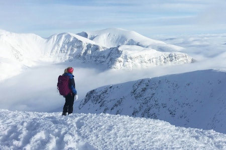 Utsikt fra Veslesmeden til Rondeslottet i Rondane. Foto: Øystein Gården veslesmeden topptur