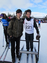 Elias Rodríguez (AR) og Alberto Perez Arroyo (ES) like før starten på 10 km langrennskonkurransen. 