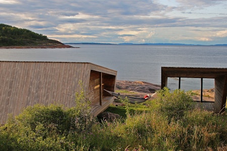 PADLELED VESTFOLD: De nyetablerte padlehukene, som denne på Østre Bolærne i Ytre Oslofjord  har ingen bookingsystem. Du må ha med liggeunderlag og sovepose og det du trenger for å klare deg selv for en natt eller to. Foto: Frank Tindvik  PADLELED VESTFOLD: Foto: Frank Tindvik