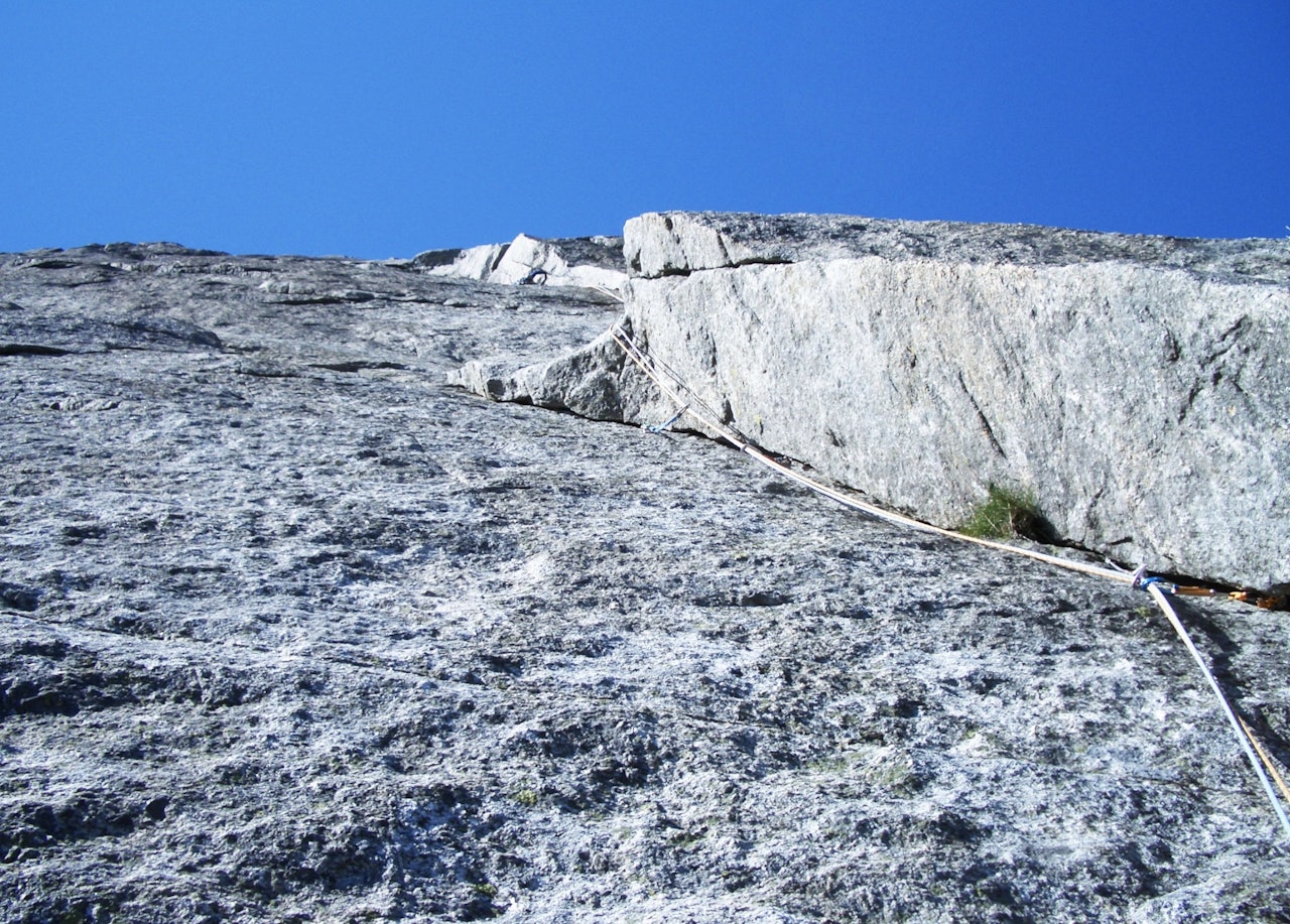 Hvor er klatreren? Ikke lett å vite hva man skal gjøre om uhellet er ute, langt der oppe. Fra Taremarebyen i Uskedalen. Foto: Odd Magne Øgreid Hvor er klatreren? Ikke lett å vite hva man skal gjøre om uhellet er ute, langt der oppe. Fra Taremarebyen i Uskedalen. Foto: Odd Magne Øgreid