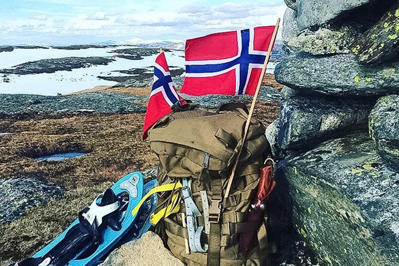 TIL FJELLS: 1. mai og til fjells, skriver @kjellandersvikan. Det er slettes ingen dårlig kombinasjon, mener vi i Utemagasinet. Foto: @kjellandersvikan. TIL FJELLS: 1. mai og til fjells, skriver @kjellandersvikan. Det er slettes ingen dårlig kombinasjon, mener vi i Utemagasinet. Foto: @kjellandersvikan.