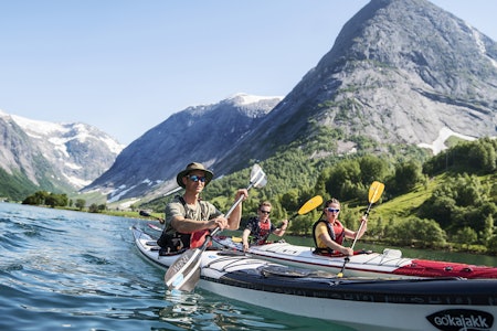 TAFJORDEN: Dette er nabofjorden til Geiranger, men uten cruiseskip og lite trafikk. Foto: Magnus Roaldset Furset padling i tafjorden