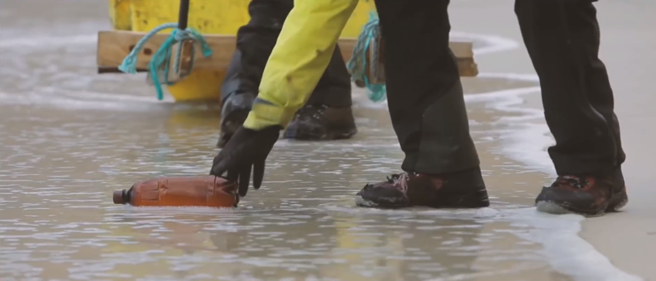 Inge Wegge dro til Svalbard med Infinitum Movement for å sette fokus på hvordan søppel og plast påvirker livet i Arktis. inge wegge og Svalbard