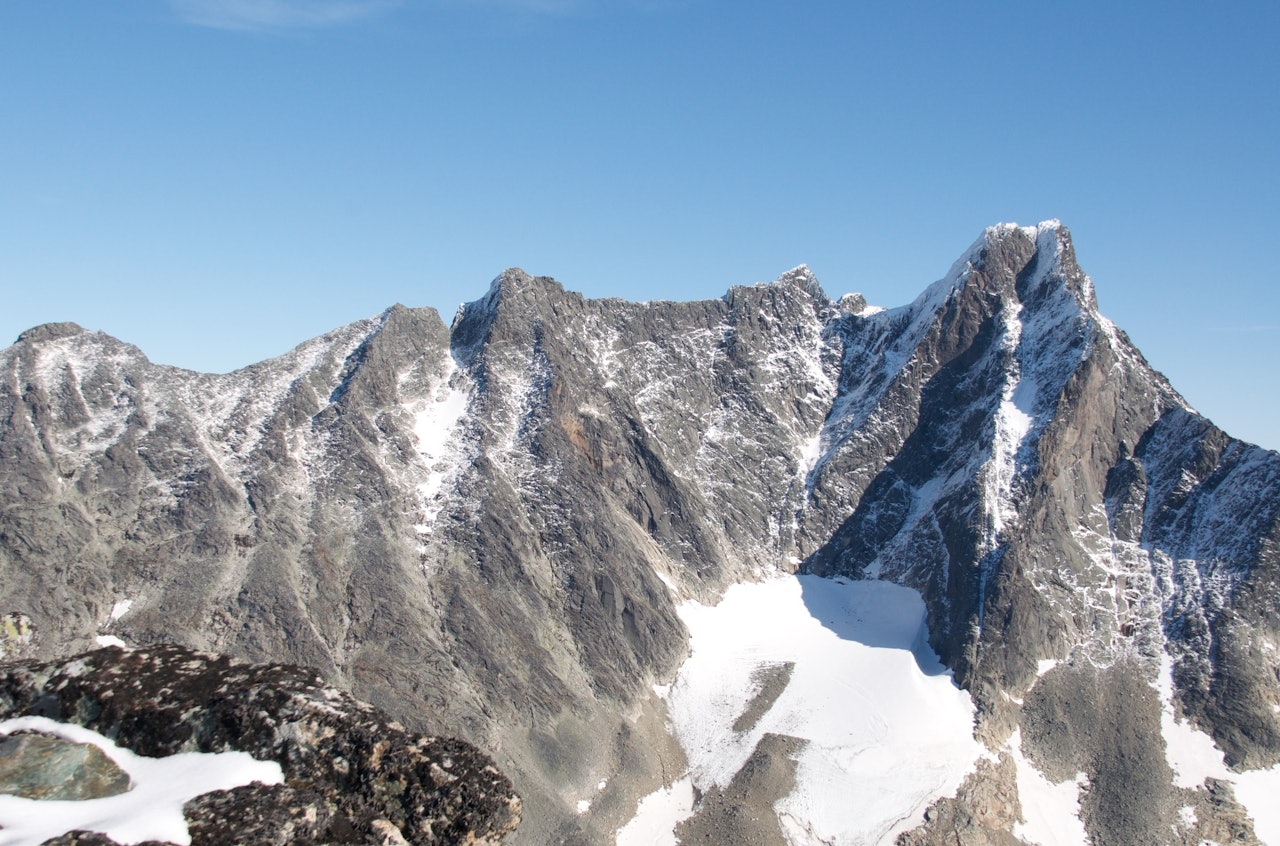 STOREN: Store Skagastølstind stikker seg ut i mengden av alpine topper i Hurrungane. store store skagastølstind hurrungane jotunheimen