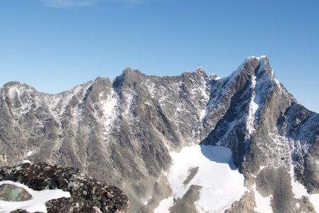 STOREN: Store Skagastølstind stikker seg ut i mengden av alpine topper i Hurrungane.  store store skagastølstind hurrungane jotunheimen