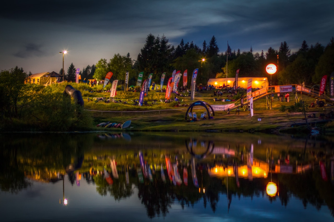 Målområdet er nesten tomt, men idyllisk, idet starten går inne ved Tryvannstua. Målområdet er nesten tomt, men idyllisk, idet starten går inne ved Tryvannstua.