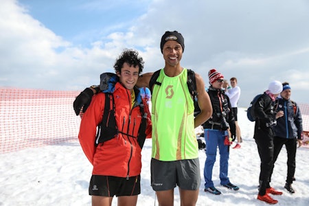 STERKT FELT: Vinnar Joseph Gray til høgre saman med Kilian Jornet på toppen av Skåla etter løpet. Jornet er kjent over heile verda i fjellmiljøet og har 300.000 følgjarar på Facebook. Foto: Jørn-Arne Tomasgard STERKT FELT: Vinnar Joseph Gray til høgre saman med Kilian Jornet på toppen av Skåla etter løpet. Jornet er kjent over heile verda i fjellmiljøet og har 300.000 følgjarar på Facebook. Foto: Jørn-Arne Tomasgard