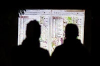 De beste lagene løper med GPS, slik at man kan følge med live fra arenaen. De beste lagene løper med GPS, slik at man kan følge med live fra arenaen.