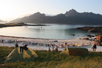 Arctic Sea Kayak Race i Vesterålen, 20. - 26. juli. ASKR er den årlige treffplassen for havpadlere fra hele Europa, første gang arrangert i 1991. Her møtes konkurransepadlere, turpadlere og nybegynnere til ei trivelig, sosial og lærerik padleuke i vakker natur. www.askr.no. Foto: ASKR Arctic Sea Kayak Race i Vesterålen, 20. - 26. juli. ASKR er den årlige treffplassen for havpadlere fra hele Europa, første gang arrangert i 1991. Her møtes konkurransepadlere, turpadlere og nybegynnere til ei trivelig, sosial og lærerik padleuke i vakker natur. www.askr.no. Foto: ASKR